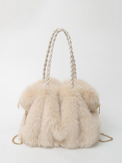 CHARLOTTE | Elegante Schultertasche aus weichem Plüsch